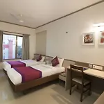 Oyo 3716 Hotel Kapil Residency