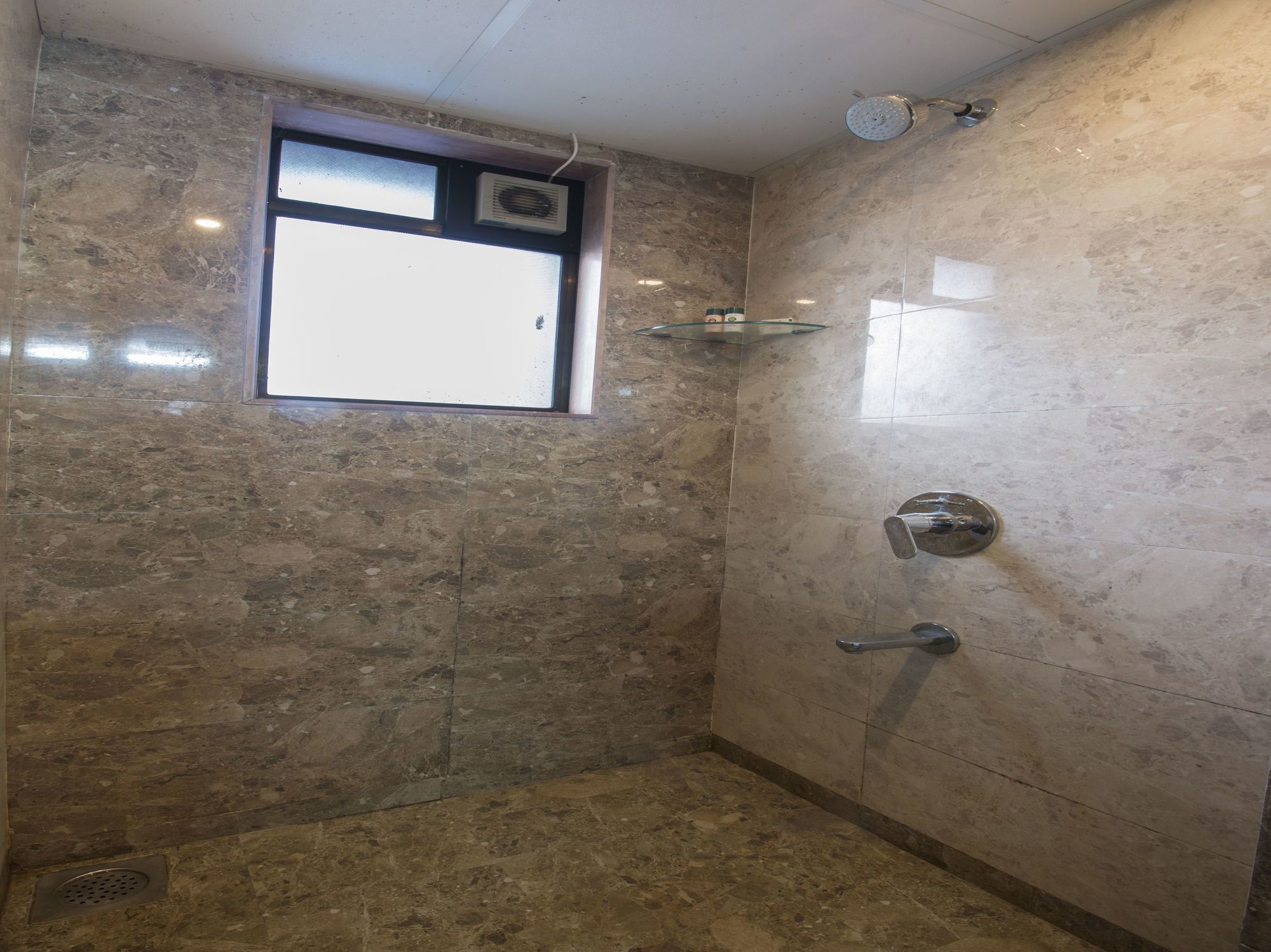 Oyo 3716 Kapil Residency Hotel